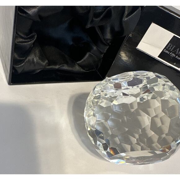 Saks Fifth Avenue Faceted Crystal Apple Paperweight Signed Vintage Teacher Gift - Picture 6 of 10